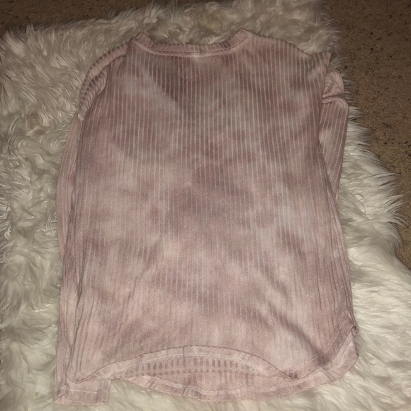 American eagle shirt NEVER WORN WITH TAGS - Picture 2 of 2